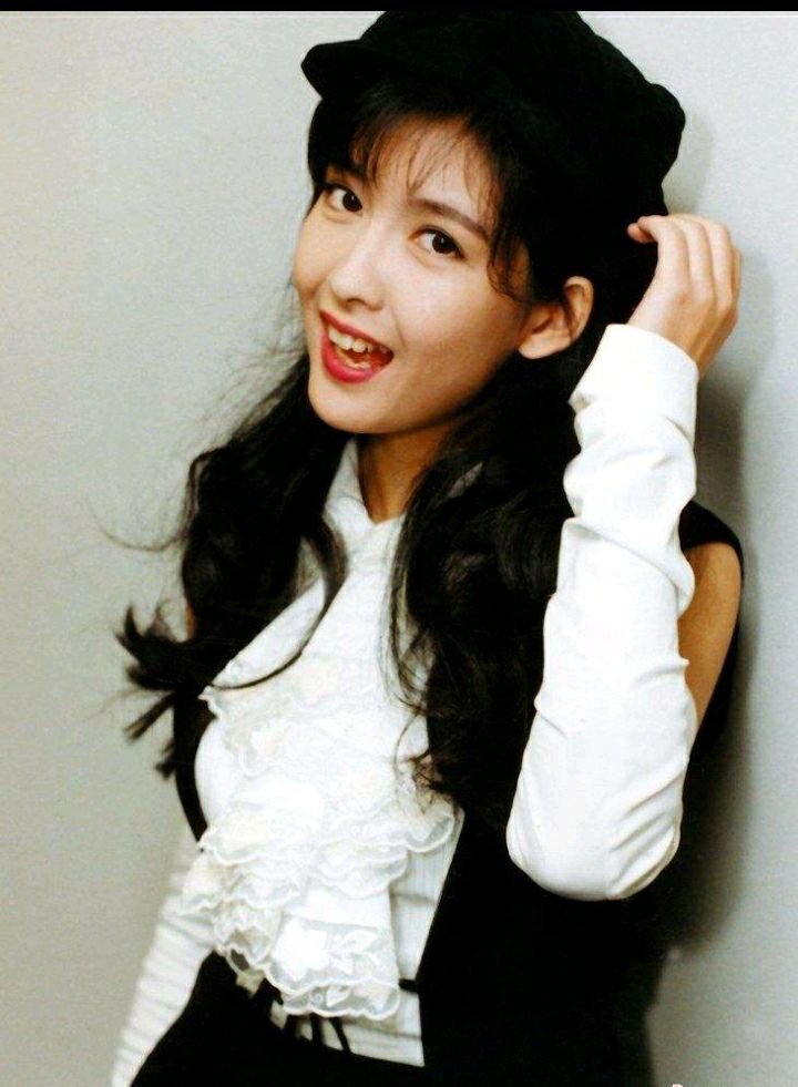 周慧敏8090年代一代玉女掌门人
