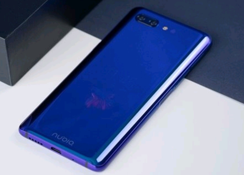 努比亚x,自成一格的全面屏手机