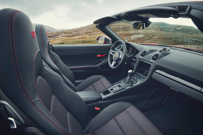 手动挡的保时捷718 boxster与cayman t正式发布,动力输出如何?