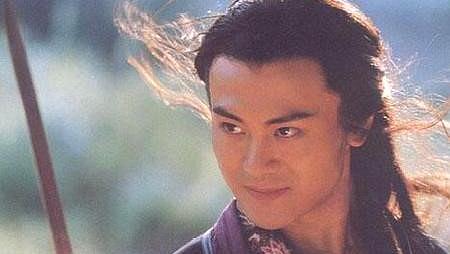 令狐冲的独孤九剑,林平之的辟邪剑法,哪个更厉害?