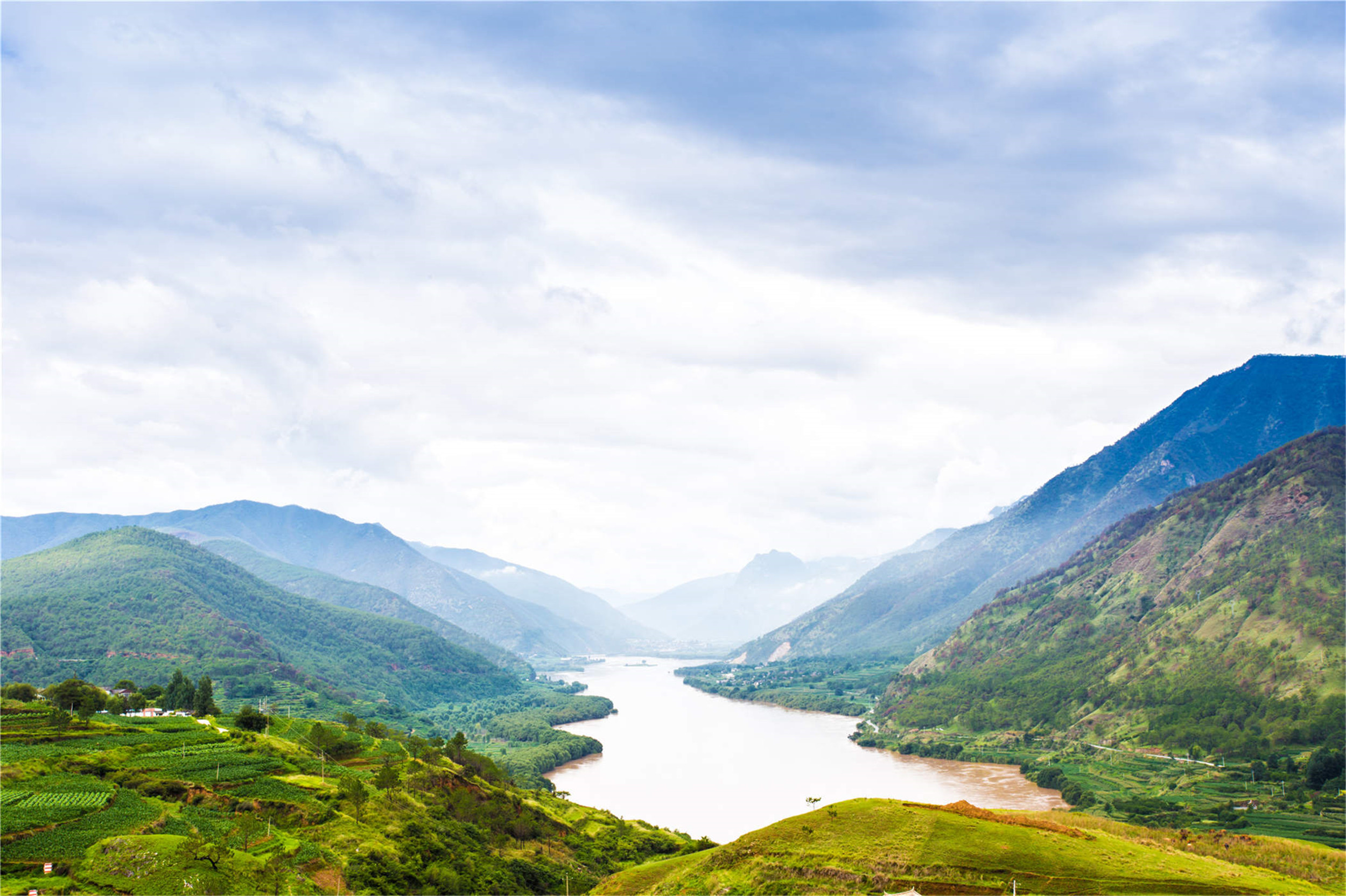 今日介绍六张山川风景图:让人流连忘返的自然风景,美到窒息