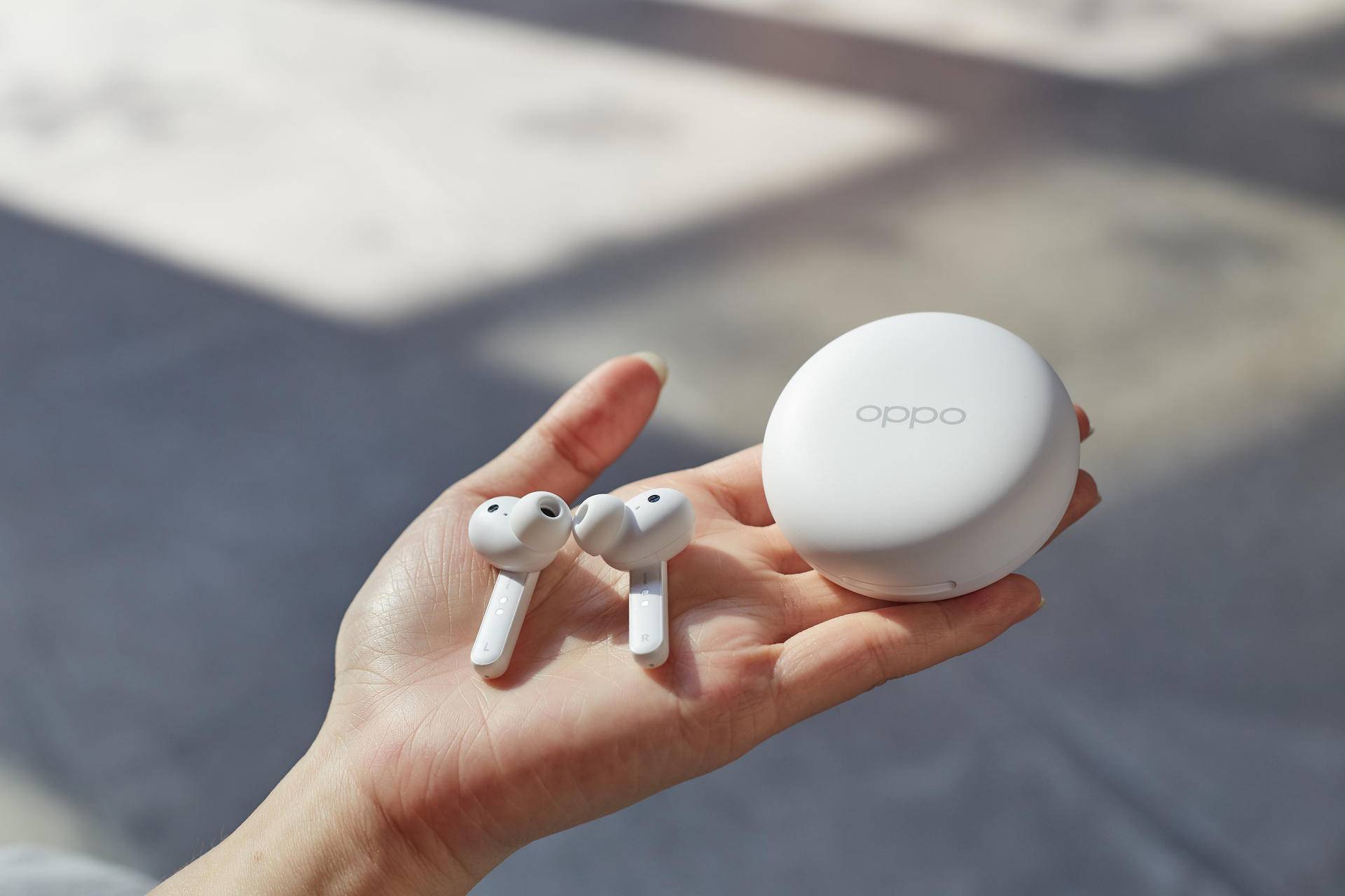 oppo enco w31作为一款入门级真无线蓝牙耳机,不管是外观,功能以及