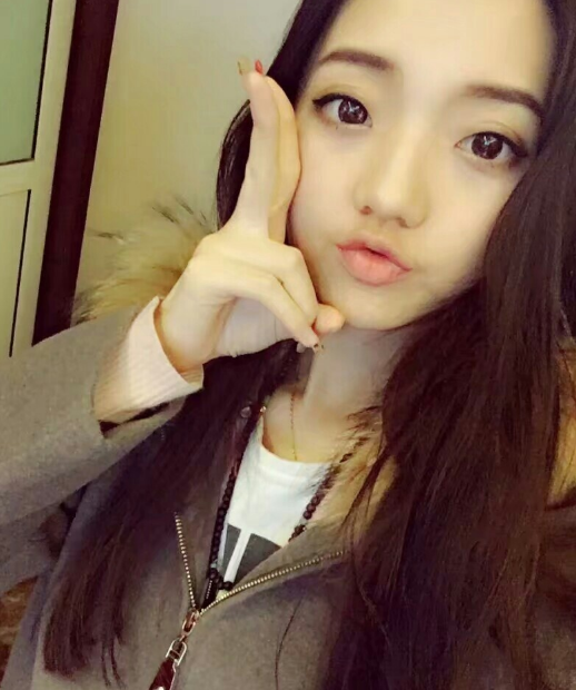 时隔13年,快乐星球的萌妹子冰柠檬长大了,一双大长腿美到认不出