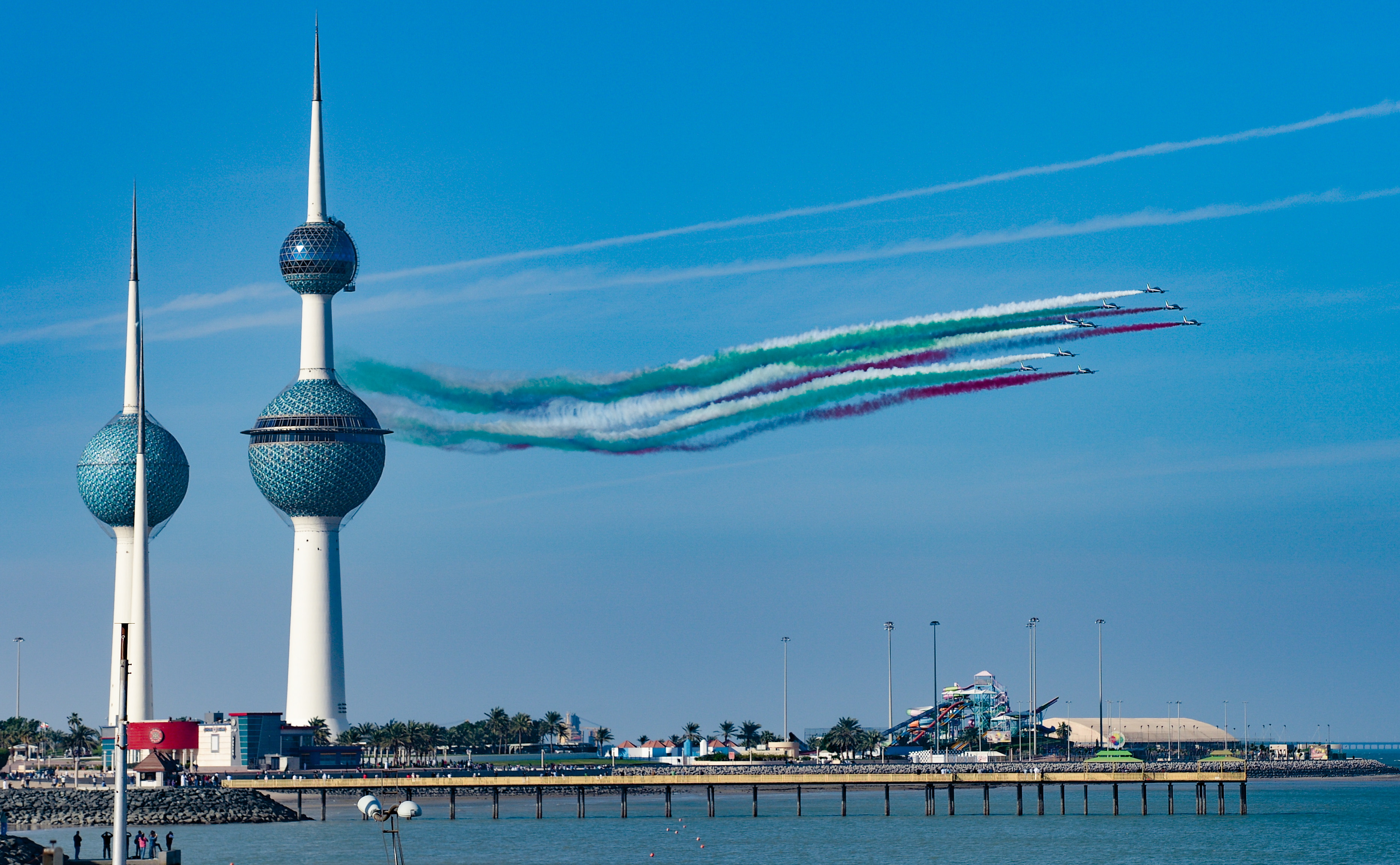 意大利特技飞行队在科威特表演(1)