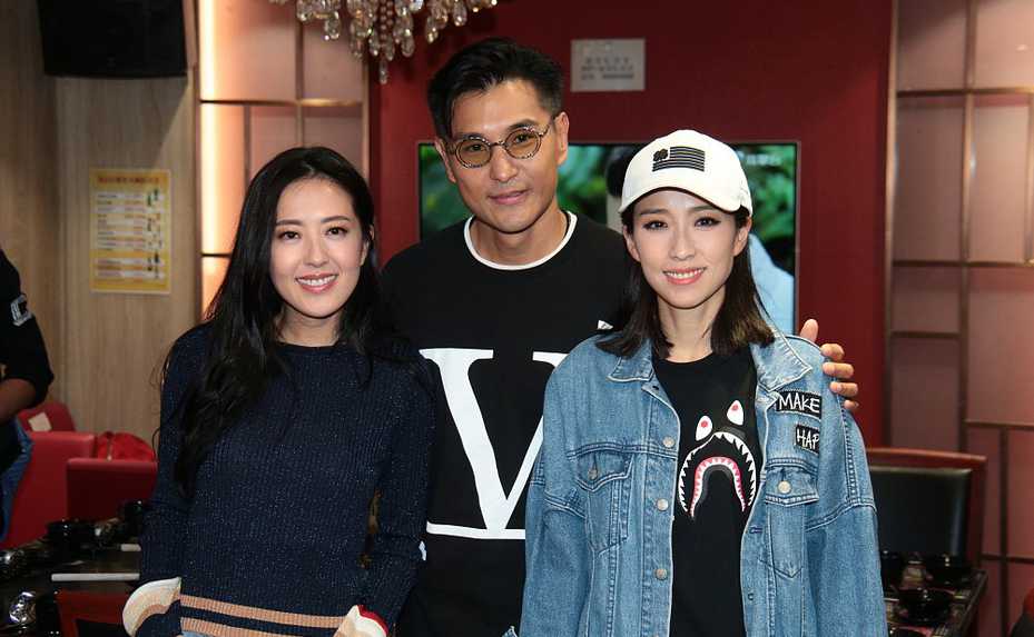 tvb新剧《唐人街》杀青 唐诗咏姚子羚陈展鹏同框笑容灿烂