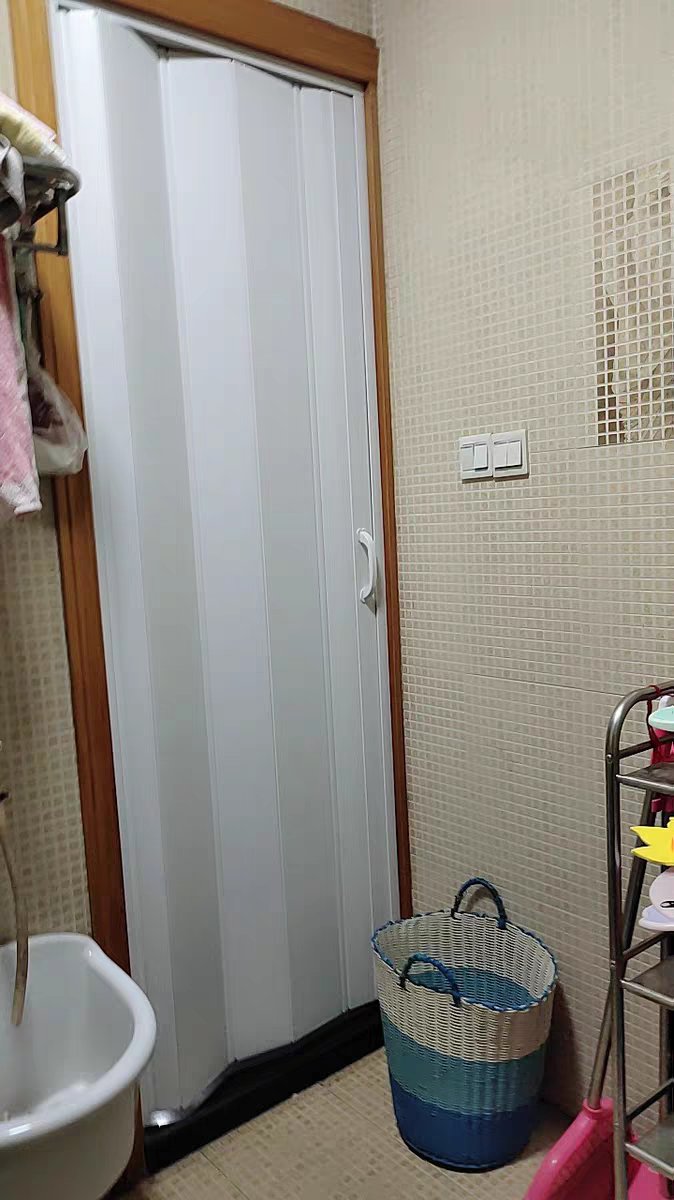 卫生间折叠门