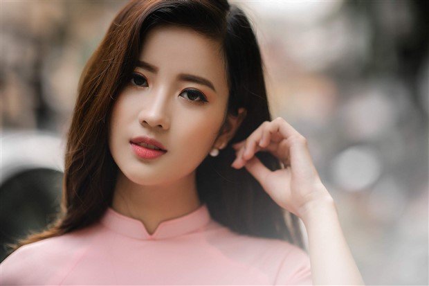 越南美女球迷走红,她的长相和气质,让人过目不忘