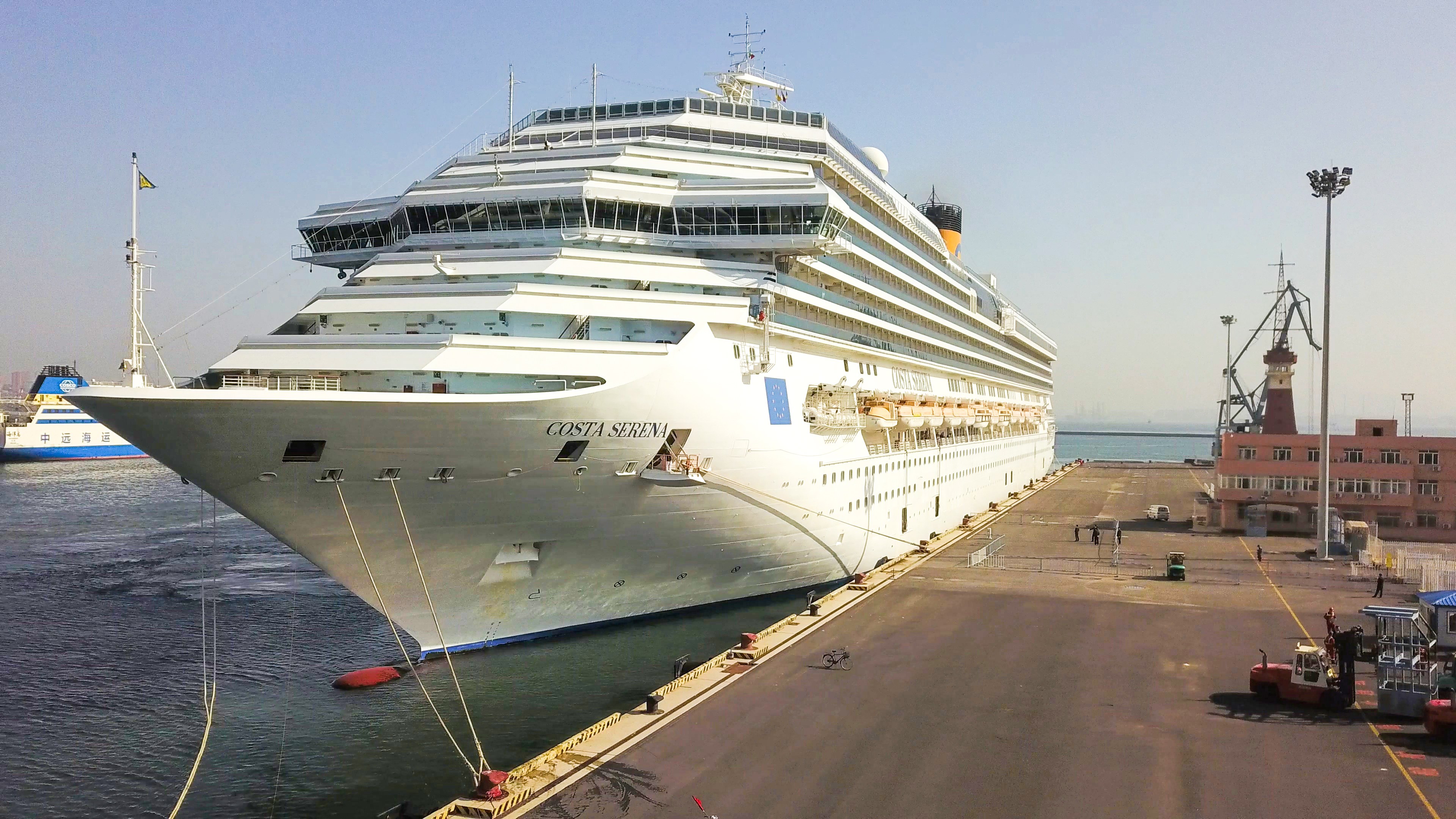 大连港国际邮轮中心迎来开港以来最大邮轮"赛琳娜号"