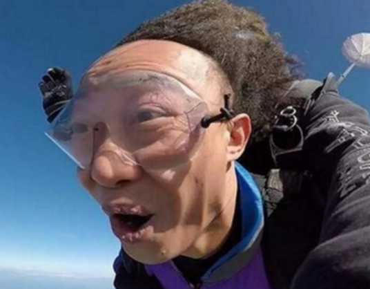 5张明星们最不愿看到的照片,第4张亮了!网友:辣眼睛!