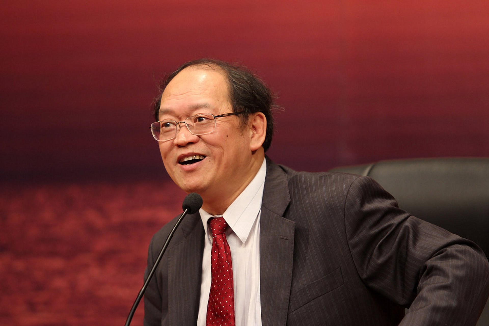 《天幕红尘》中的3条人生智慧,帮你胜读10年书:  1,见路不走.