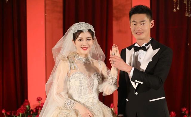 莫寒凌晨2点微博夸张培萌:婚后比恋爱甜,好爸爸 模范丈夫!