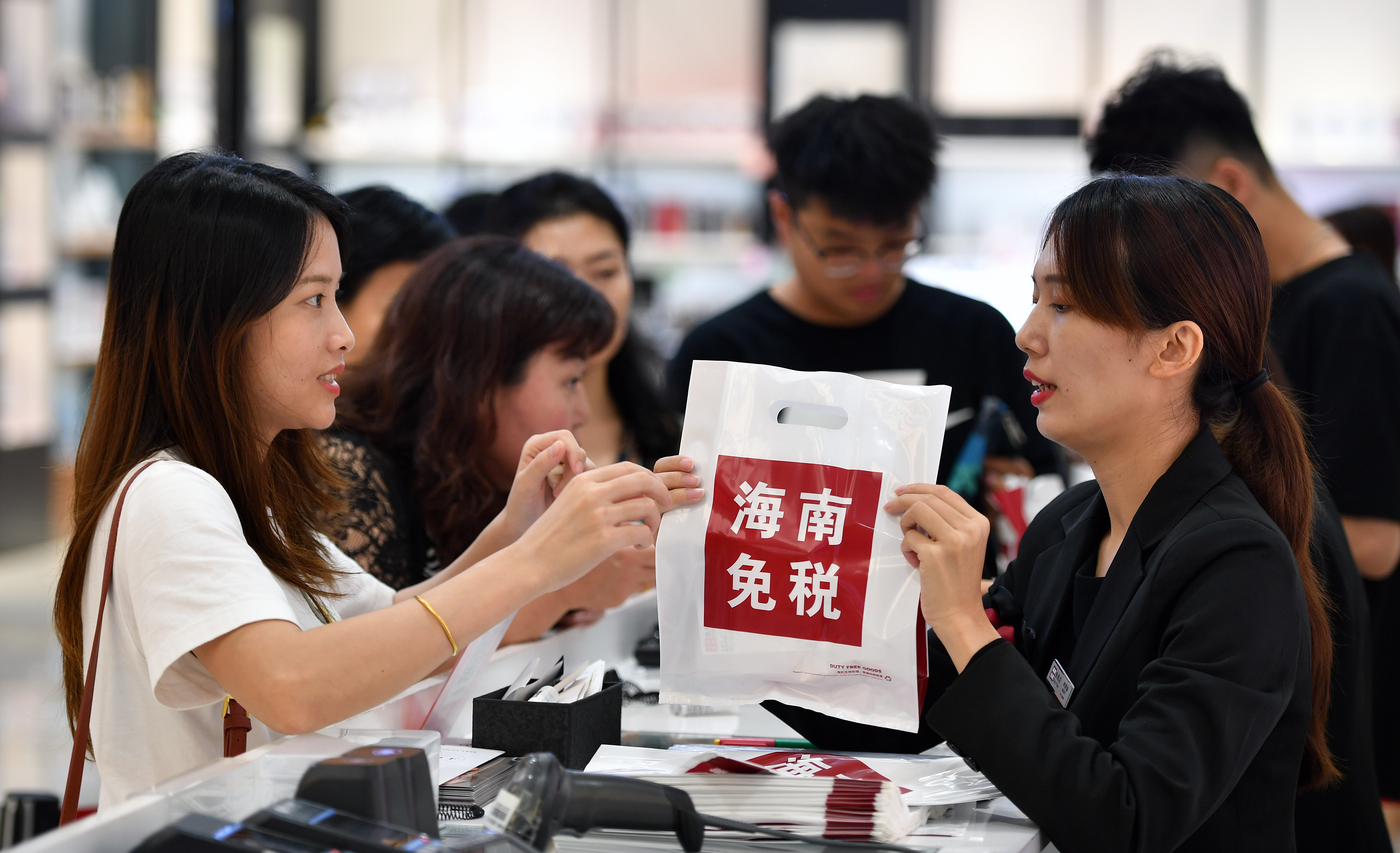 海南离岛免税店销售火热