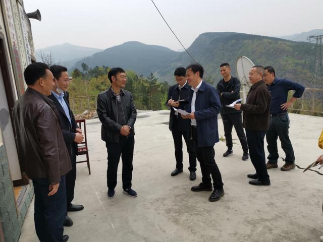 广元市人大常委会主任邓光志调研督导利州区脱贫攻坚工作