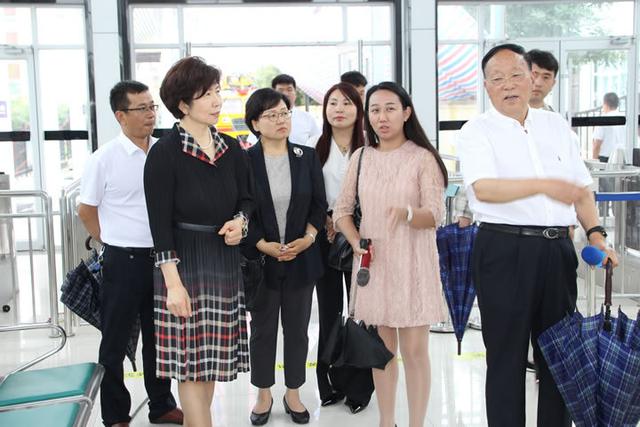 华山教育集团与韩国金泉大学签署联合办学协议