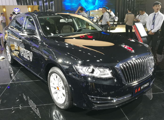 新款红旗h7亮相广州车展,百公里油耗仅2.4升,25万出售