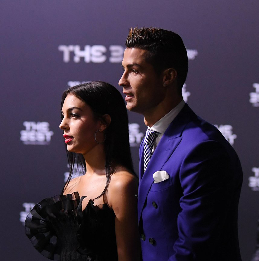 c罗求婚成功迷妹梦醒,乔治·娜女士这张脸服了