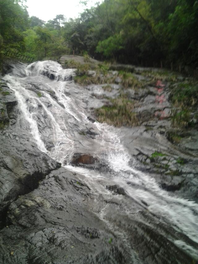 除了黄山市三溪,都江堰南桥,水很清澈的旅游休闲场所还有这些呢