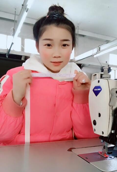 直击:服装厂的95后打工妹,晒出1个月的工资单,让人心疼!