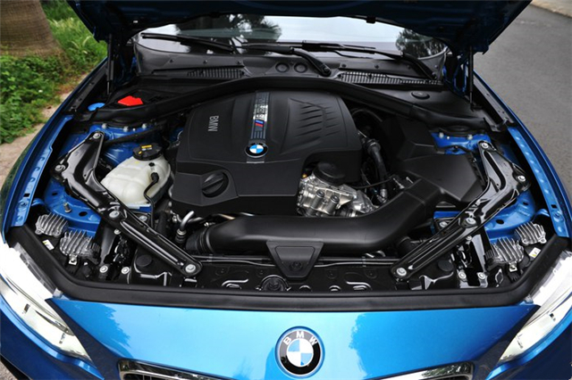 50多万圆梦宝马m2,3.0t发动机,4秒破百,买啥2.0t的保时捷718?