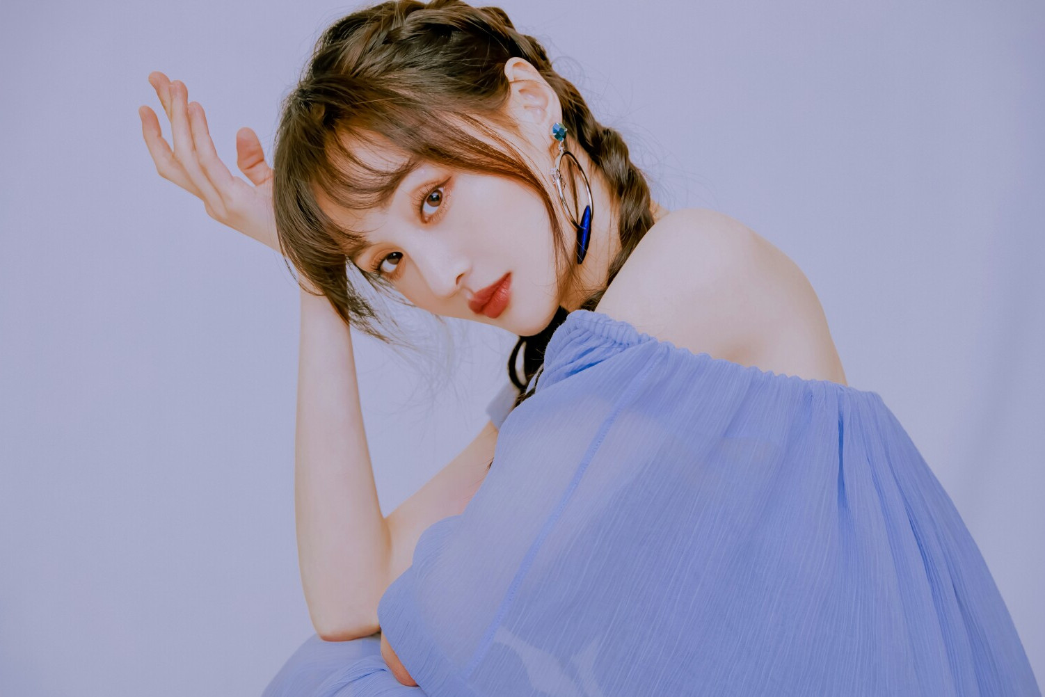 郑爽的火形手太好看了!让普通女孩羡慕的美人手型,生活中很少见