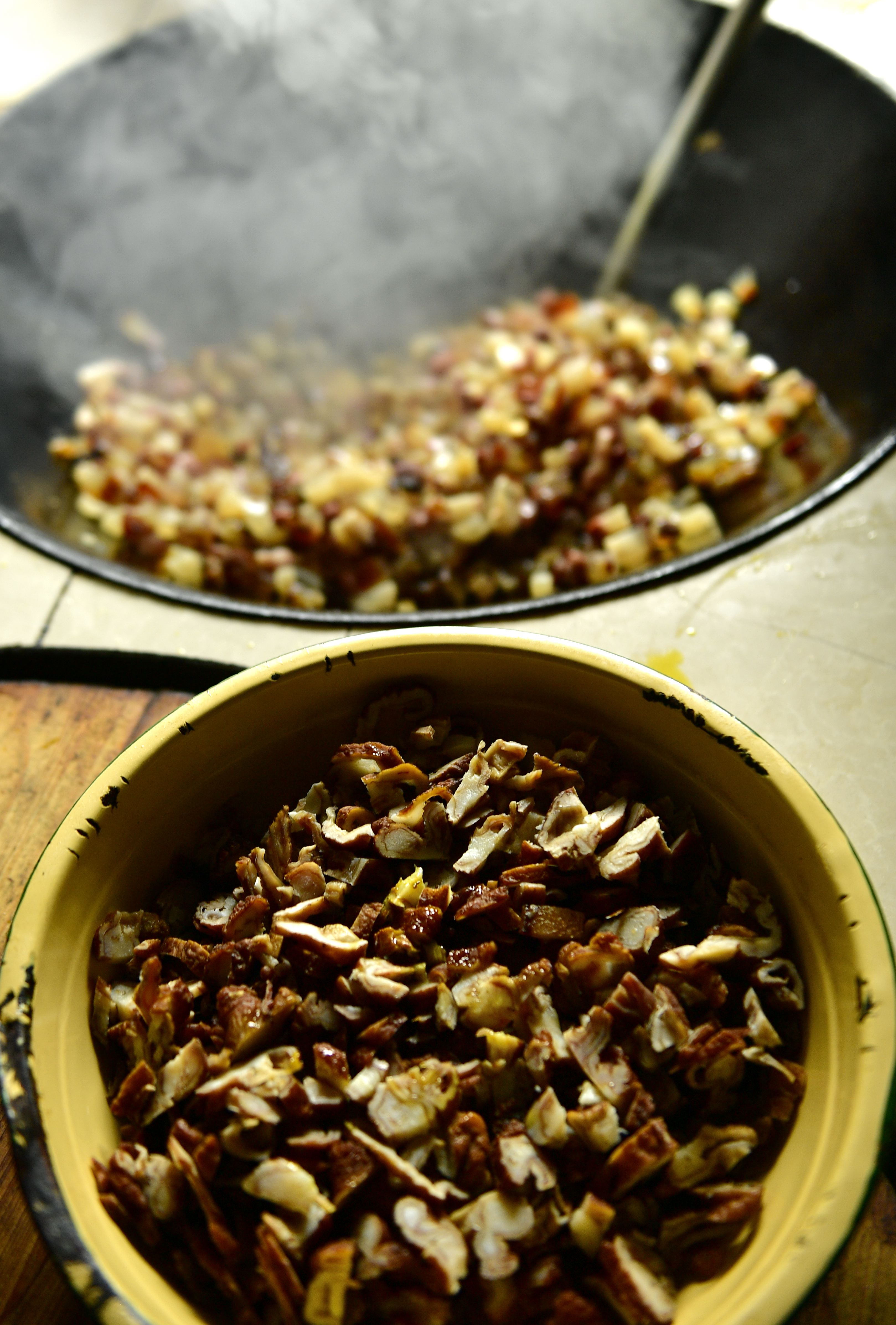 湖北恩施:充满春天味道的土家"社饭"(5)