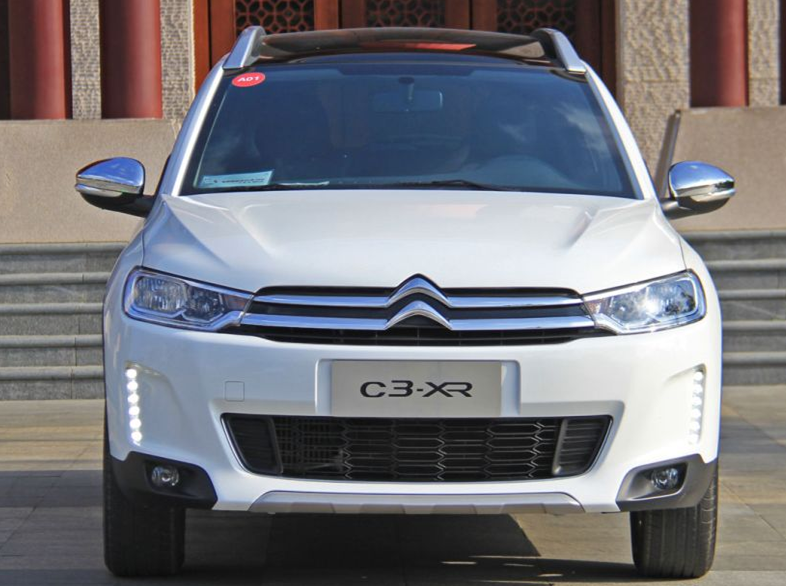 外观漂亮的雪铁龙c3-xr,将时尚感表现到了极致,让你一见钟情.