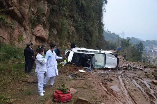 3死1伤!一越野车在桂林不幸坠崖,现场惨不忍睹