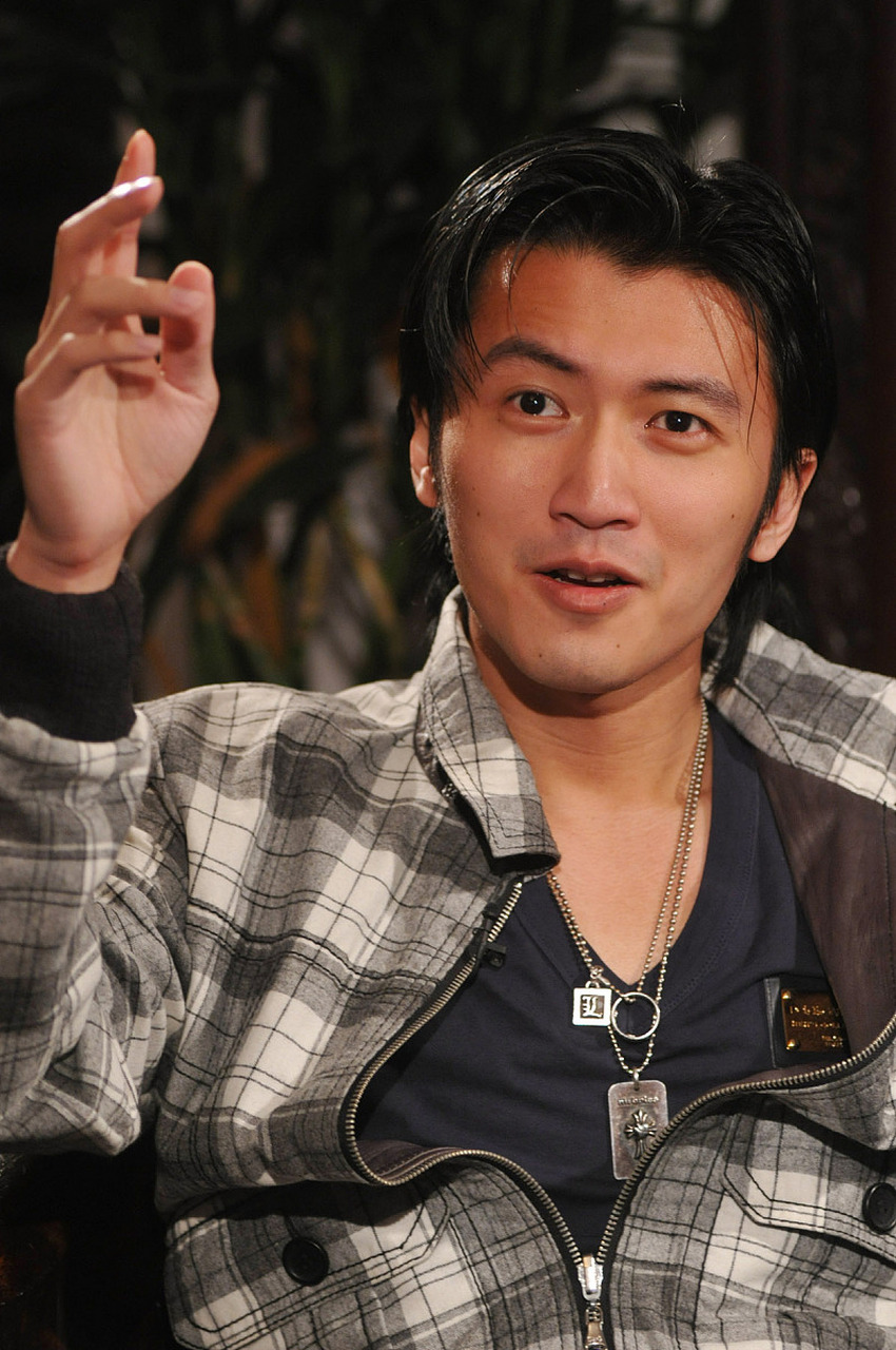 43岁的张柏芝被传出患癌,还有传闻称她将三个孩子交给谢霆锋抚养?