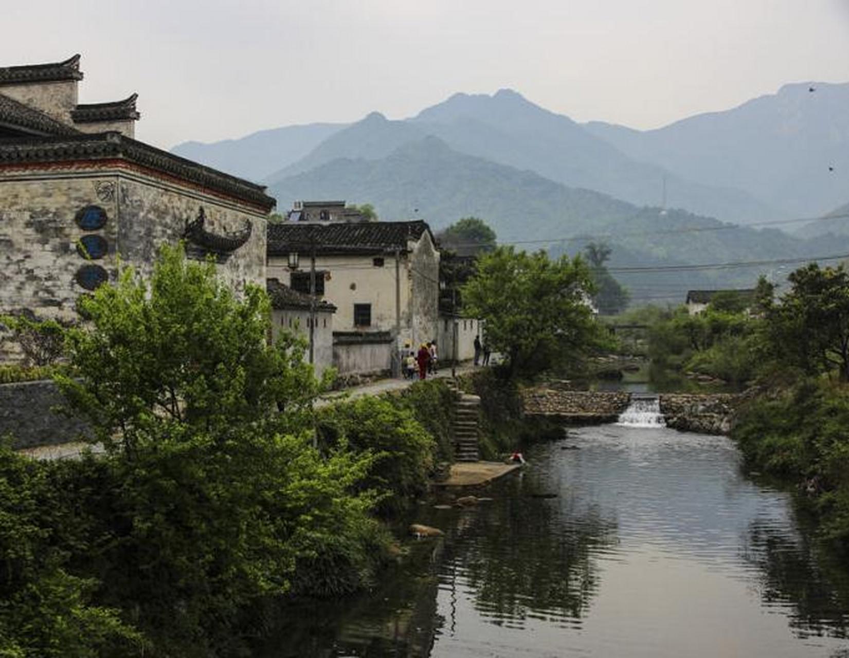 遇见好风景#遇见美好 历溪古村座落于祁门县境内,静静地躺在牯牛