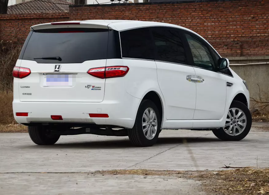 东风裕隆-大7mpv颜值成为了亮点,时尚感十足,外观成为潮流.