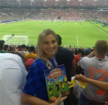 美女裁判出示纸巾走红!费尔南达严厉斥责骚扰邮件,有颜有性格