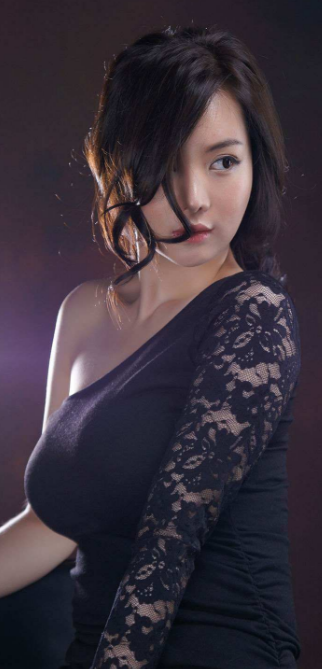 《超神机械师》李雅琳站了起来,微微一笑,选一种死法吧!