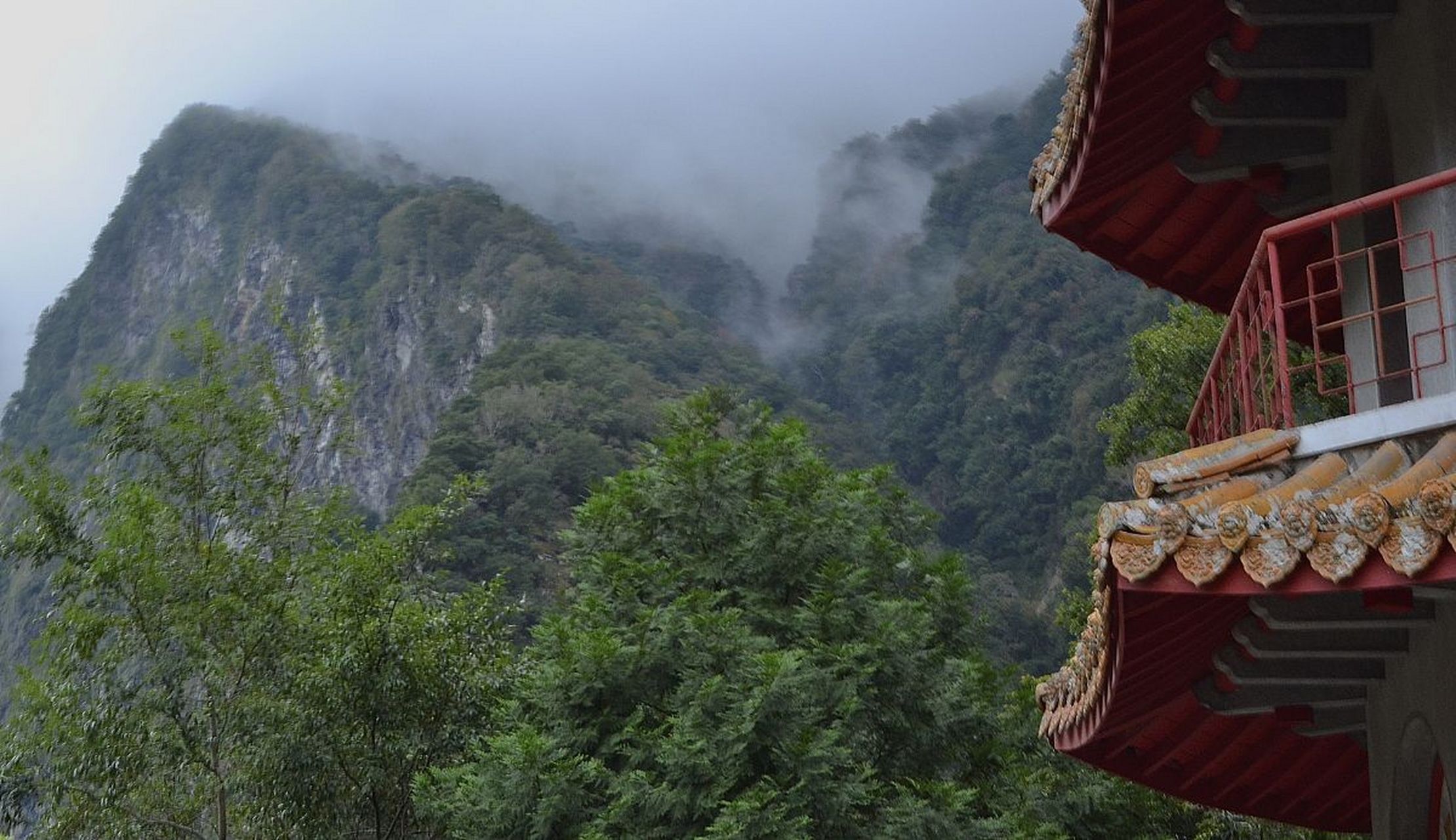 大明山,位于广西壮族自治区南宁市大明山区,是广西海拔最高的山峰之一