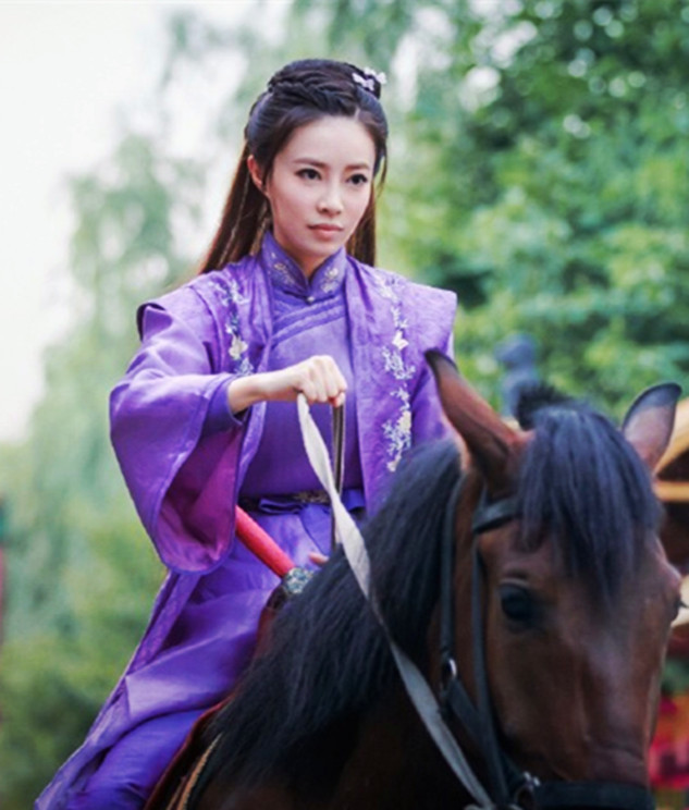 古装剧《龙珠传奇》最新剧照,杨紫首担清宫女主变"前公主"