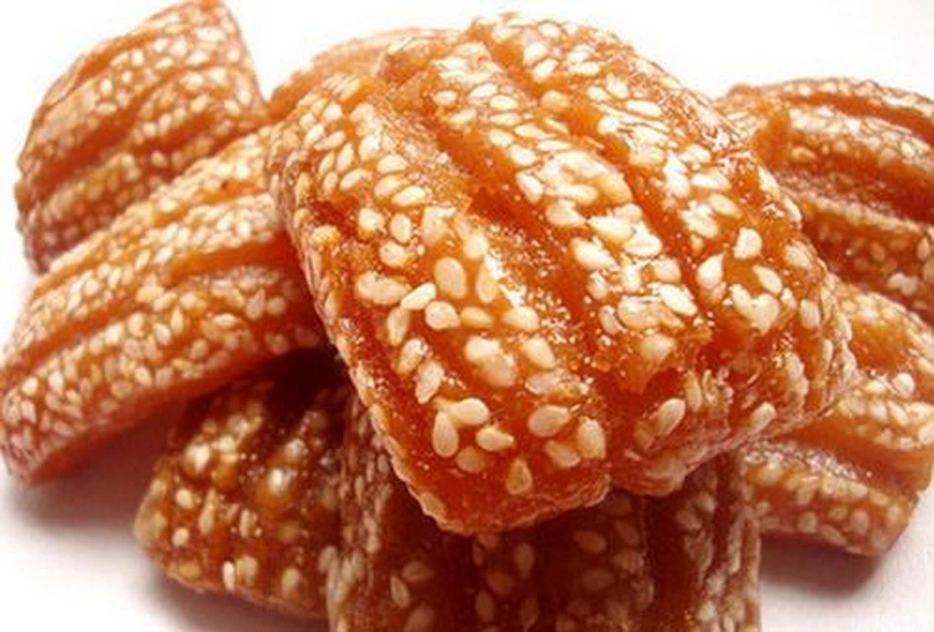 徐州蜜三刀是江苏徐州汉族传统风味小吃之一,当地特产八大样之首,历史