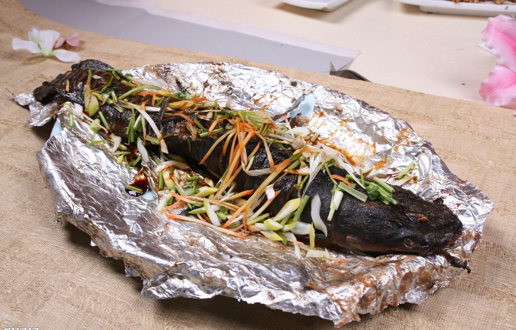 锡纸鲶鱼饭店做法