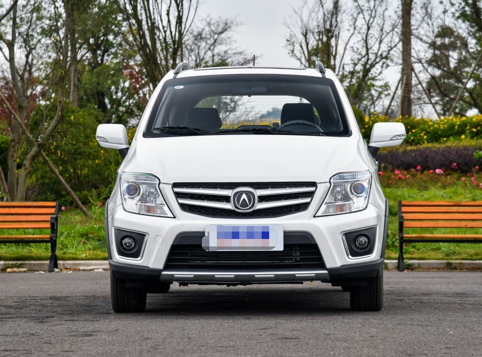 云雀汽车外形像个书生,实则内功深厚,开出去是挺有面子的