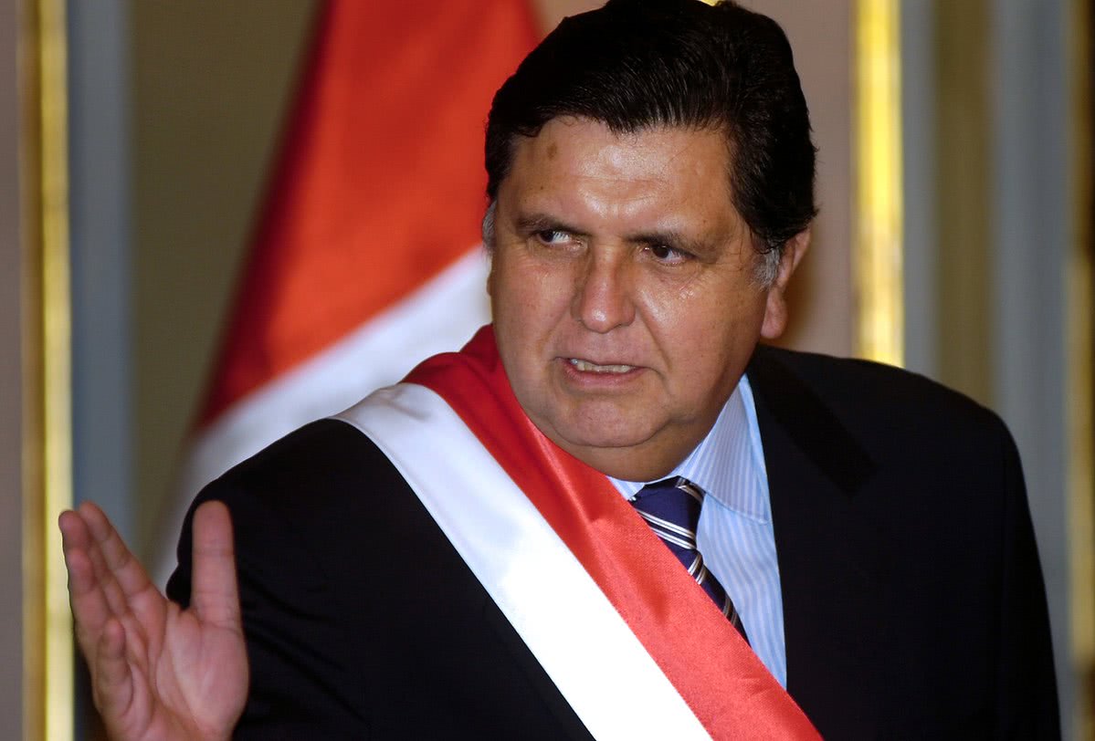 秘鲁前总统阿兰加西亚开枪自杀 目前正在医院进行抢救