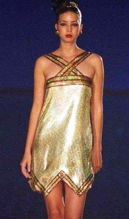 伊万卡早年走秀照曝光!双腿修长脸蛋圆润,堪比维密天使