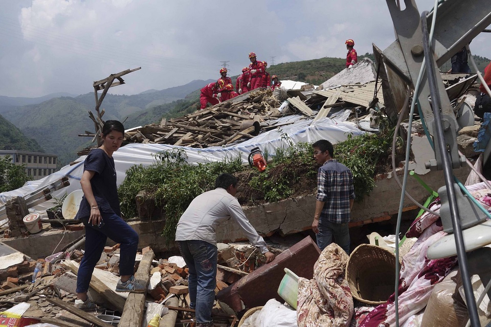 近日,云南楚雄州双柏县发生了一次地震,引起了广泛关注.