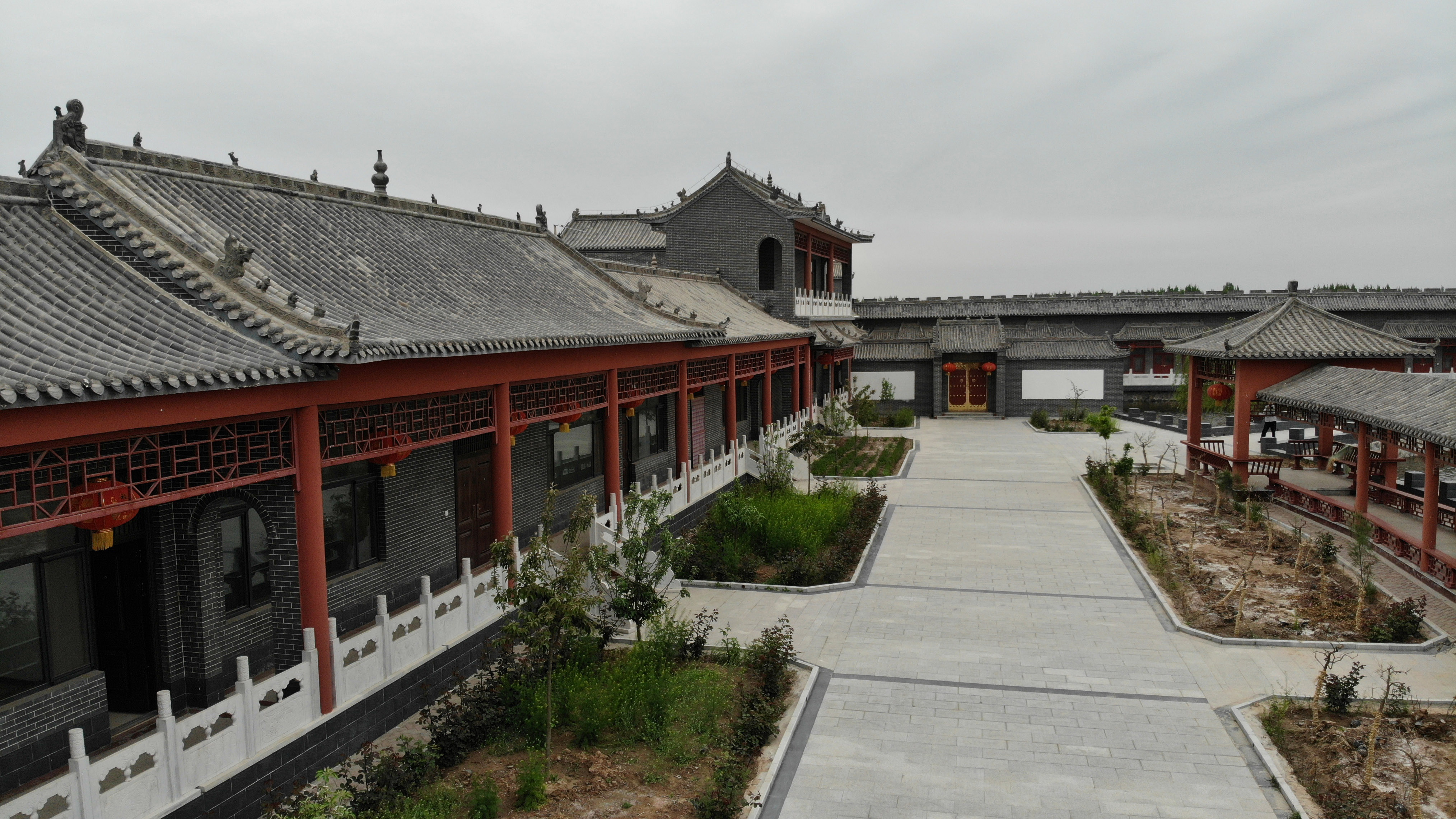 河北曲周麦田"长出"仿古建筑群 调查为违法占地(1)