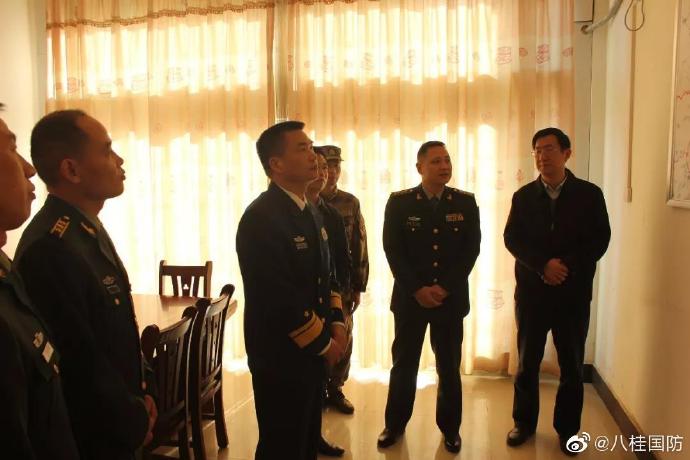 广西军区司令员陈岳琪到田林县调研基层人武部正规化建设工作