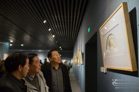 肖振中扇面艺术作品展在州博物馆开展