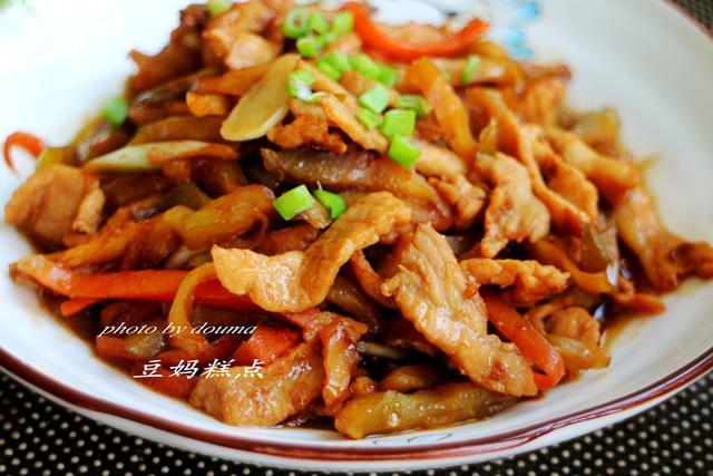 嫩嫩的瘦肉片,一点儿不发柴,搭配上榨菜特有的酸爽脆,开胃得很