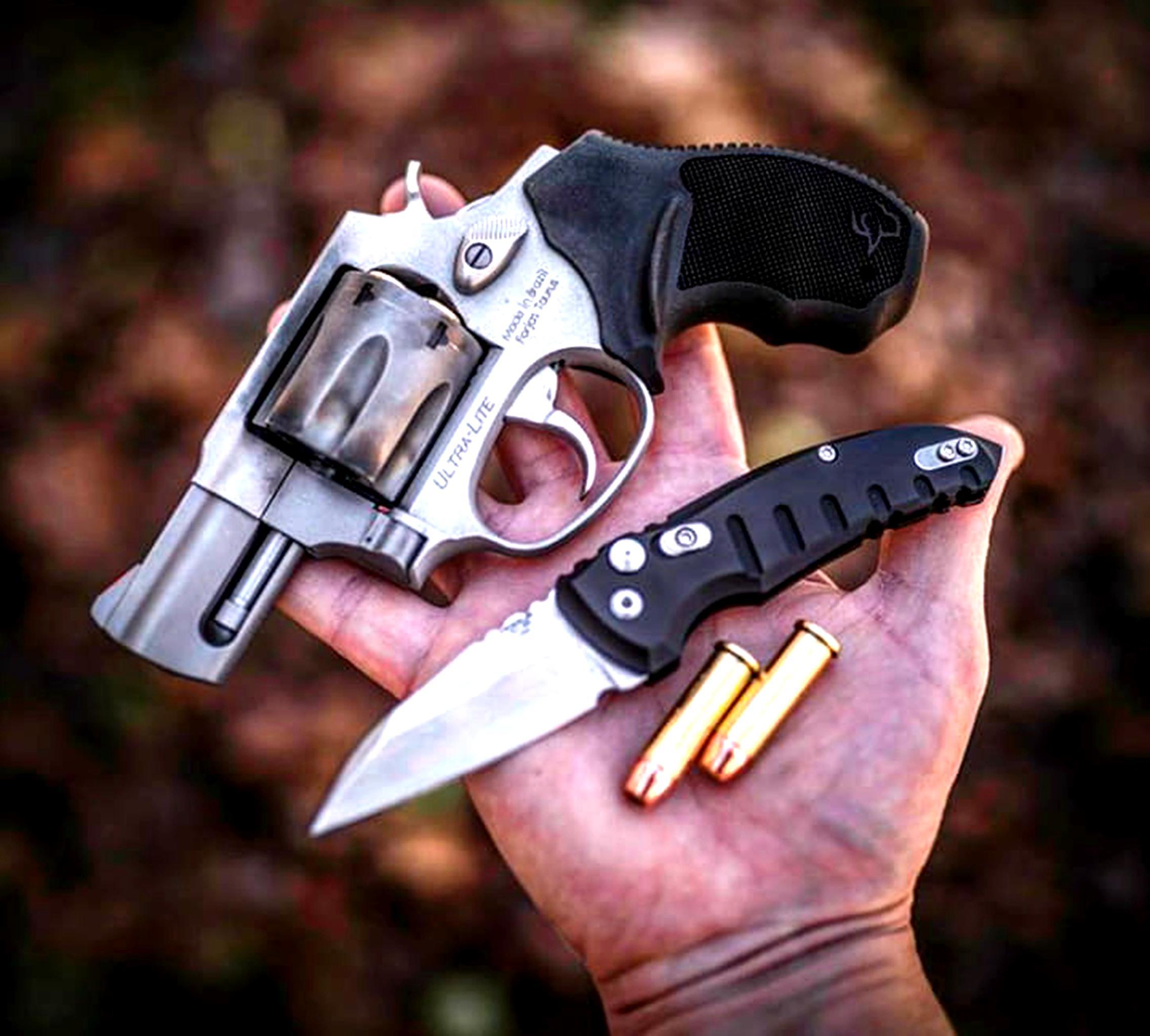 雷明顿700步枪:雷明顿700步枪外文名remington 700,该系列是由雷明顿