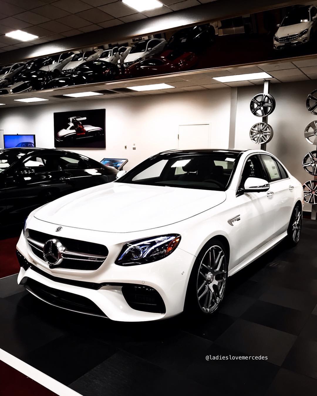 全新白色奔驰e63s amg,603匹大马力猛兽