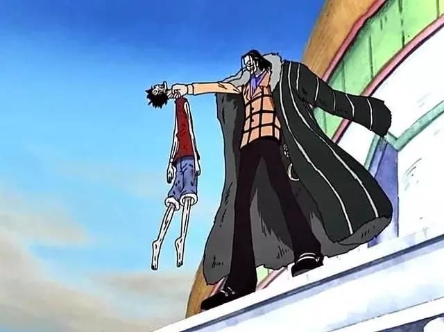 因为血的关系,路飞发现老沙怕水的弱点……最后成功将老沙打败.