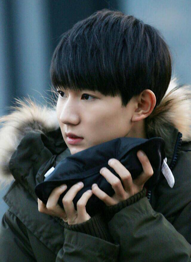 王俊凯低血糖,王源下颌骨脱位,而易烊千玺更是让人心疼!