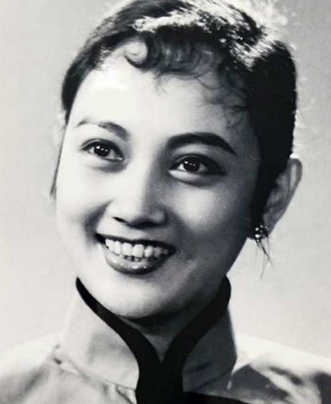 王晓棠一直是在中国人民解放军总政文工团京剧团作为一个京剧演员进行