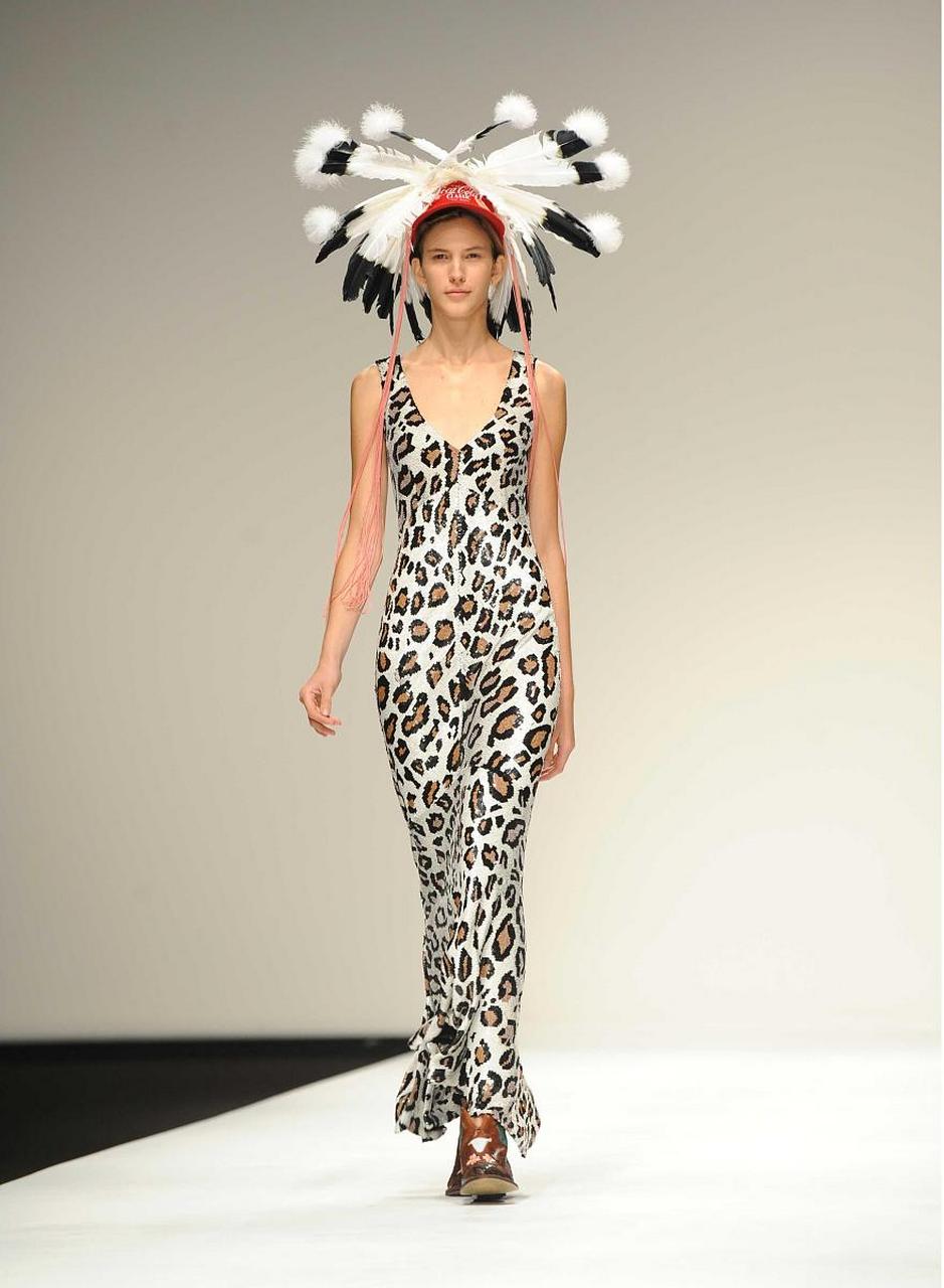 时尚分享:『时尚印花精选:动物图案赋予服装活力四溢的时尚力量』 在